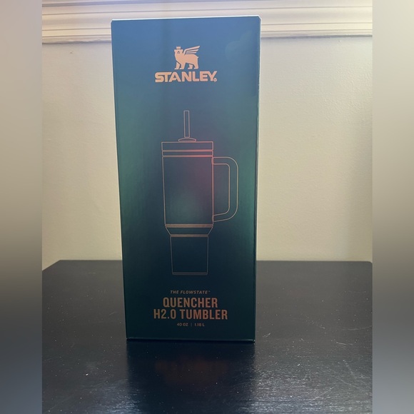 Stanley Shamrock Quencher H2.O Tumbler - Picture 2 of 4